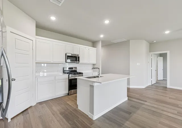 Photo 4 of Single family home for sale at 729 Sierra Rdg, Lavon, TX 75166 | MLS# 21360329 | Listing updated on 2026-09-10
