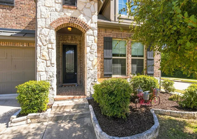Photo 2 of Single family home for sale at 8600 Tutbury Pl, Mc Kinney, TX 75070 | MLS# 21359586 | Listing updated on 2026-09-11
