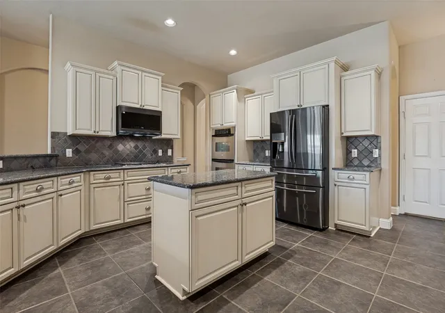Photo 3 of Sale Pending at 4503 Karen Dr, Mansfield, TX 76063 | MLS# 21359819 | Listing updated on 2026-09-26