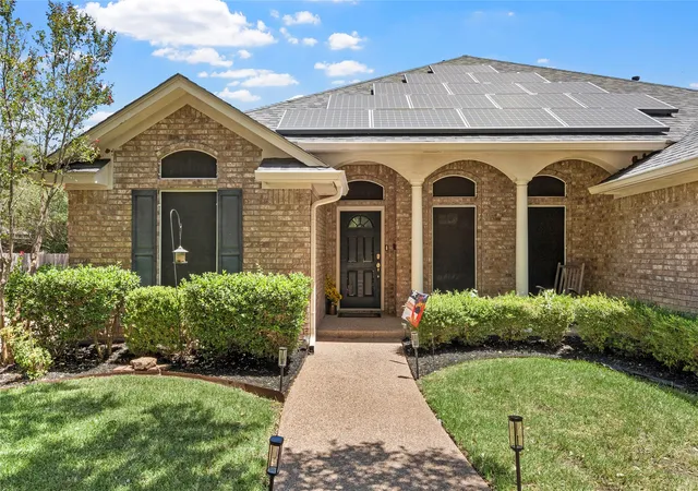 Photo 2 of Single family home for sale at 1308 Limestone Trl, Waco, TX 76712 | MLS# 21349682 | Listing updated on 2026-09-21