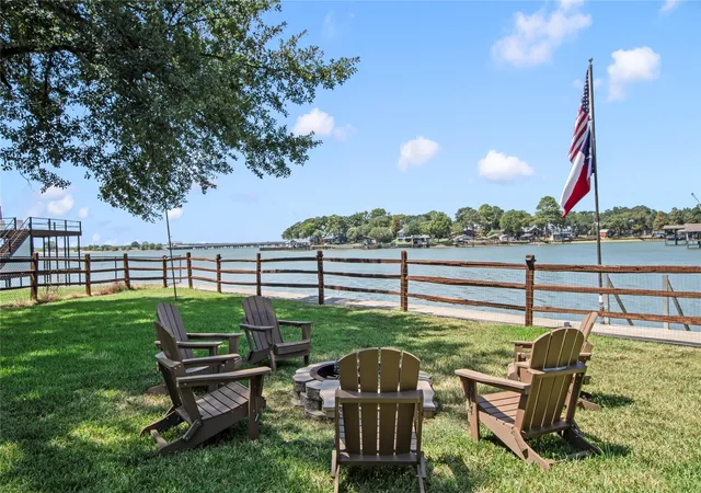Photo 3 of Single family home for sale at 152 Sunset Dr, Gun Barrel City, TX 75156 | MLS# 21358711 | Listing updated on 2026-10-04