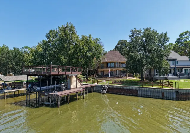 Photo 4 of Single family home for sale at 152 Sunset Dr, Gun Barrel City, TX 75156 | MLS# 21358711 | Listing updated on 2026-10-04