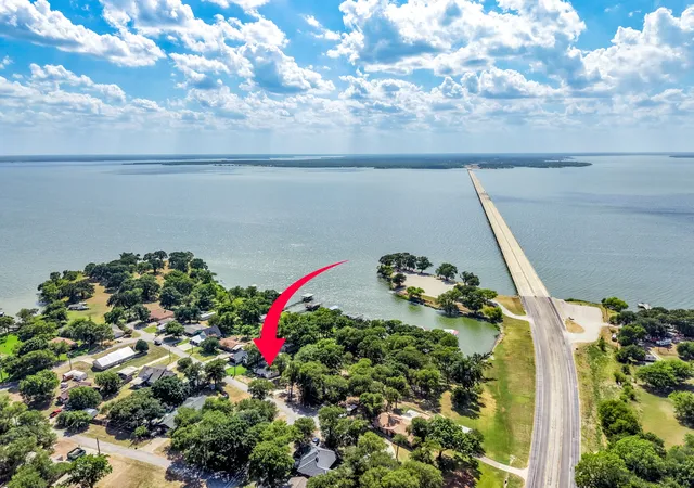 Photo 1 of Single family home for sale at 180 Shoreline Rd, Point, TX 75472 | MLS# 21357568 | Listing updated on 2026-10-06