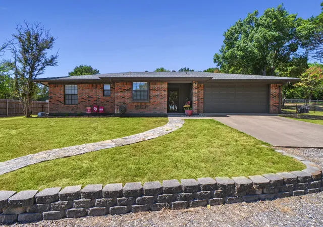 Photo 1 of Single family home for sale at 1133 County Road 2020, Glen Rose, TX 76043 | MLS# 21360460 | Listing updated on 2026-09-14
