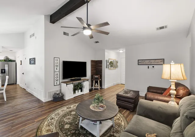 Photo 3 of Single family home for sale at 1133 County Road 2020, Glen Rose, TX 76043 | MLS# 21360460 | Listing updated on 2026-09-14