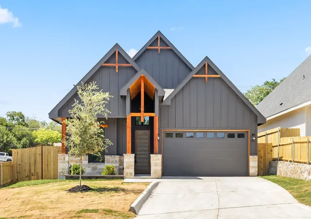 Photo 1 of Single family home for sale at 3201 Nw 33rd St, Fort Worth, TX 76106 | MLS# 21360478 | Listing updated on 2026-09-11