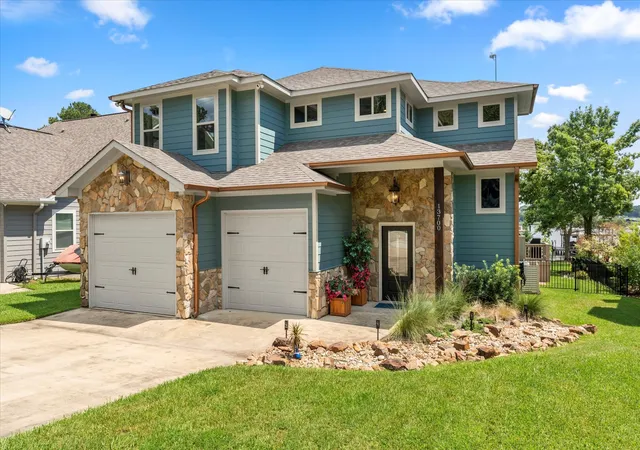 Photo 3 of Sale Pending at 13700 Park Harbor Dr, Eustace, TX 75124 | MLS# 21360530 | Listing updated on 2026-09-12