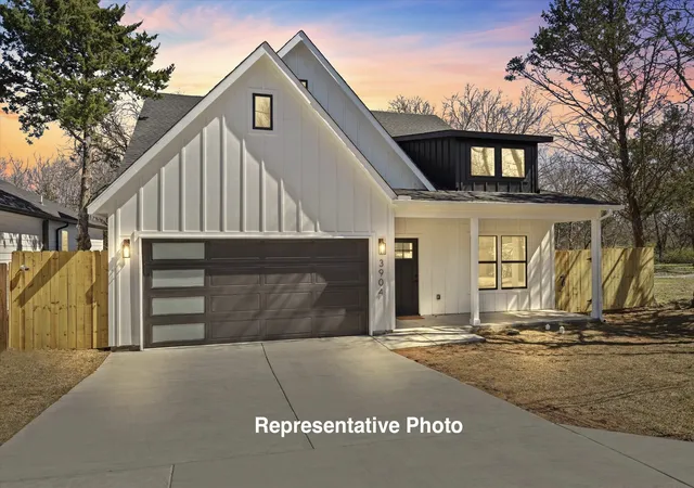 Photo 2 of Single family home for sale at 941 Robinhood Blvd, Mesquite, TX 75149 | MLS# 21360461 | Listing updated on 2026-09-07