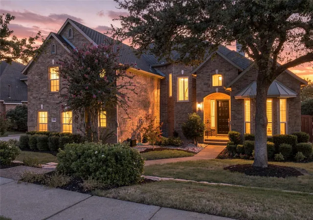 Photo 1 of Sale Pending at 6904 Edgewater Dr, Mc Kinney, TX 75072 | MLS# 21342988 | Listing updated on 2026-09-11