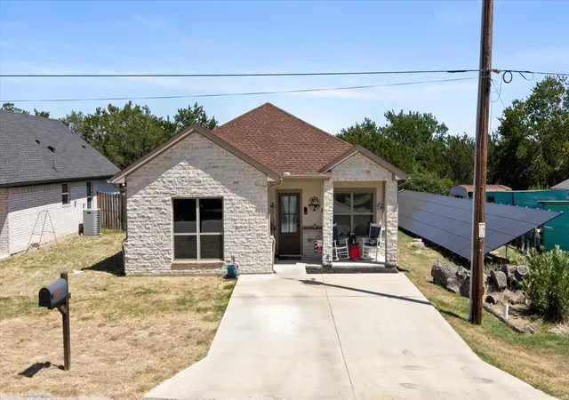Photo 2 of Single family home for sale at 1608 Ridgeview Trl, Granbury, TX 76048 | MLS# 21356044 | Listing updated on 2026-09-16
