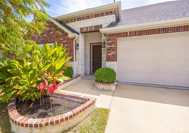 Photo 2 of Single family home for sale at 10005 Petrified Tree Ln, Mc Kinney, TX 75072 | MLS# 21359926 | Listing updated on 2026-09-14