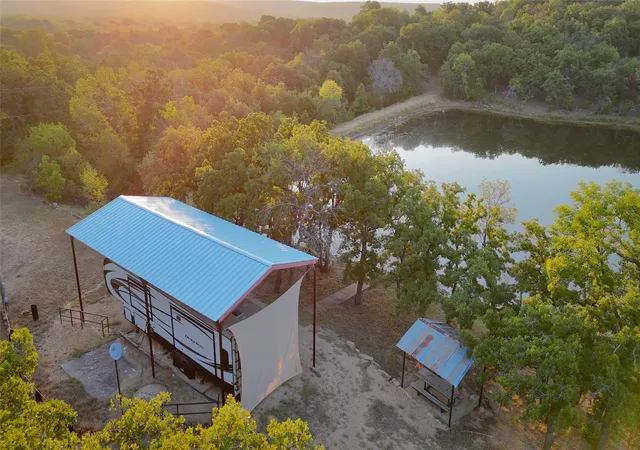 Photo 4 of Sale Pending at 8921 Fm 4, Jacksboro, TX 76458 | MLS# 21360564 | Listing updated on 2026-09-10