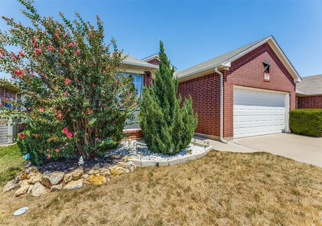 Photo 2 of Single family home for sale at 3921 Old Richwood Ln, Fort Worth, TX 76244 | MLS# 21360410 | Listing updated on 2026-09-13