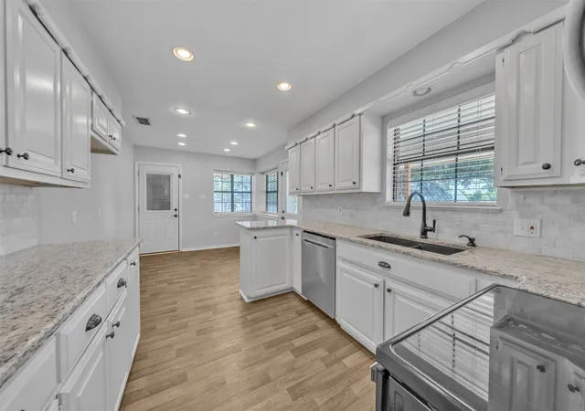 Photo 3 of Single family home for sale at 805 S Swanson Rd, Mineral Wells, TX 76067 | MLS# 21358508 | Listing updated on 2026-10-06