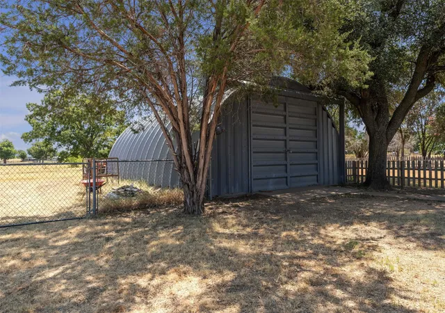 Photo 4 of Single family home for sale at 805 S Swanson Rd, Mineral Wells, TX 76067 | MLS# 21358508 | Listing updated on 2026-10-06