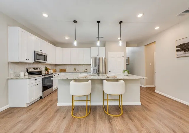 Photo 3 of Single family home for sale at 2512 Sheraton Dr, Fort Worth, TX 76105 | MLS# 21360613 | Listing updated on 2026-09-14