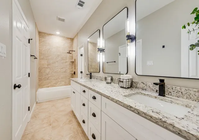 Photo 3 of Single family home for sale at 2512 Sheraton Dr, Fort Worth, TX 76105 | MLS# 21360613 | Listing updated on 2026-09-14