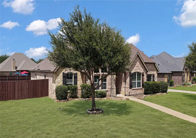 Photo 2 of Single family home for sale at 408 Montpelier Ln, Red Oak, TX 75154 | MLS# 21360620 | Listing updated on 2026-09-14