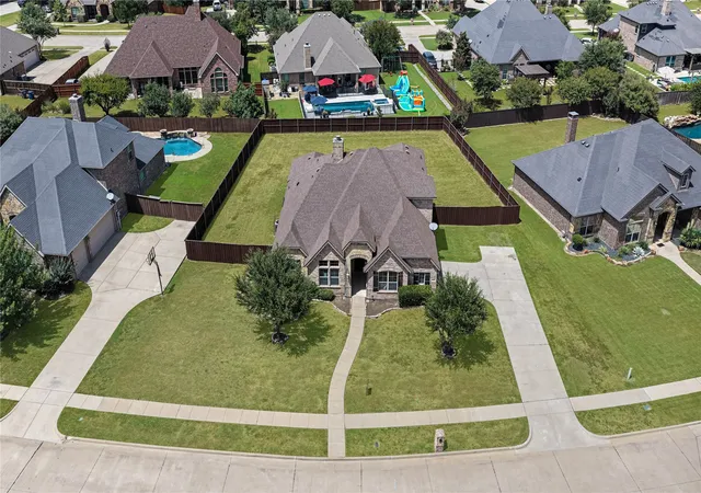 Photo 3 of Single family home for sale at 408 Montpelier Ln, Red Oak, TX 75154 | MLS# 21360620 | Listing updated on 2026-09-14