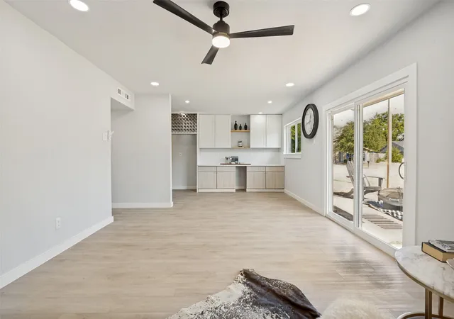 Photo 4 of Single family home for sale at 2124 Highbury Rd, Carrollton, TX 75007 | MLS# 21360626 | Listing updated on 2026-09-15