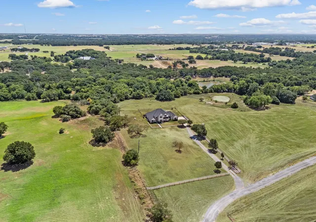 Photo 3 of Single family home for sale at 141 Blue Sky Dr, Decatur, TX 76234 | MLS# 21347580 | Listing updated on 2026-09-08