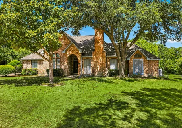 Photo 1 of Single family home for sale at 205 Split Rock Ter, Red Oak, TX 75154 | MLS# 21353908 | Listing updated on 2026-09-12