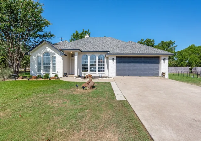 Photo 3 of Single family home for sale at 732 Charyl Lynn Dr, Argyle, TX 76226 | MLS# 21360651 | Listing updated on 2026-09-09