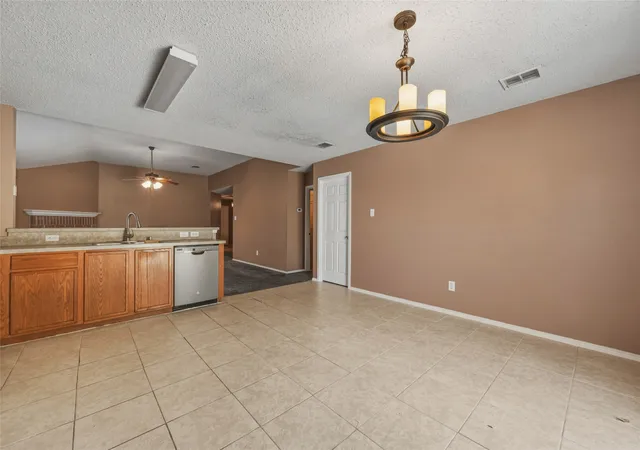 Photo 4 of Sale Pending at 8449 Canvasback Ln, Dallas, TX 75249 | MLS# 21359242 | Listing updated on 2026-09-15