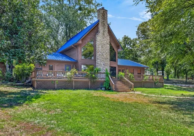 Photo 1 of Single family home for sale at 14131 Melody Ln, Malakoff, TX 75148 | MLS# 21360716 | Listing updated on 2026-09-19