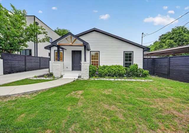 Photo 2 of Single family home for sale at 538 Pemberton Hill Rd, Dallas, TX 75217 | MLS# 21360837 | Listing updated on 2026-09-08