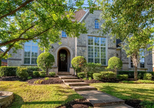Single family home for sale at 5009 Glenshire Dr, Flower Mound, TX 75028 | MLS# 21358601 | Listing updated on 2026-10-06