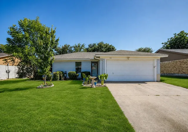 Photo 1 of Sale Pending at 1105 Patrick St, Crowley, TX 76036 | MLS# 21360858 | Listing updated on 2026-09-09