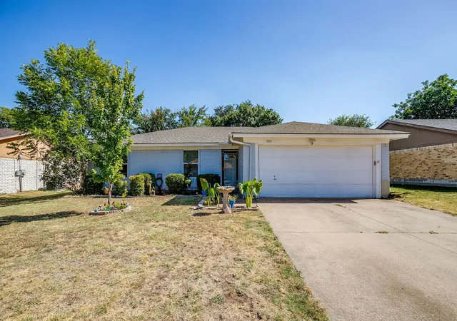 Photo 2 of Sale Pending at 1105 Patrick St, Crowley, TX 76036 | MLS# 21360858 | Listing updated on 2026-09-09