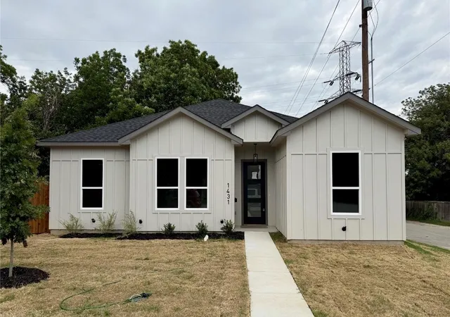 Photo 1 of Single family home for sale at 1431 Presidio Ave, Dallas, TX 75216 | MLS# 21360889 | Listing updated on 2026-09-08