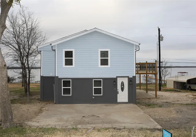 Photo 1 of Single family home for sale at 1020 Crazy Horse, Quinlan, TX 75474 | MLS# 21360920 | Listing updated on 2026-09-07