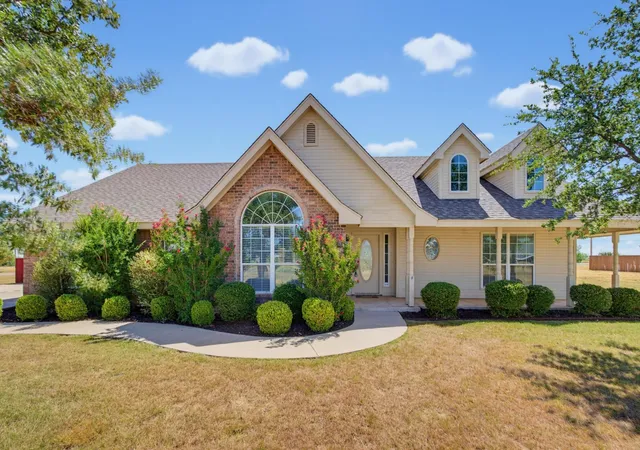 Photo 3 of Sale Pending at 201 Dollar Bill Dr, Abilene, TX 79602 | MLS# 21359530 | Listing updated on 2026-09-13