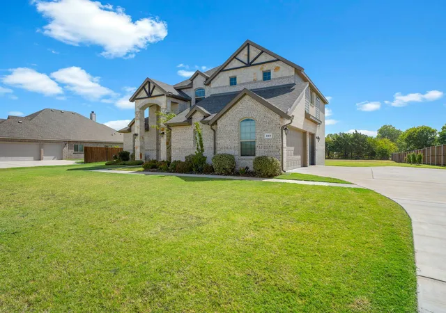 Photo 3 of Single family home for sale at 360 Crystal Lake Ln, Red Oak, TX 75154 | MLS# 21360931 | Listing updated on 2026-09-14