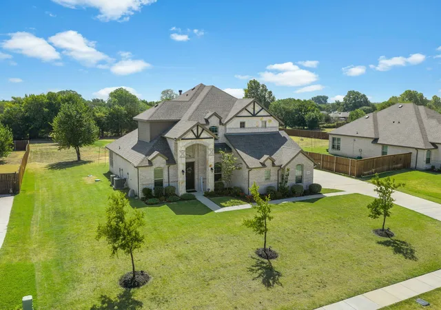 Photo 3 of Single family home for sale at 360 Crystal Lake Ln, Red Oak, TX 75154 | MLS# 21360931 | Listing updated on 2026-09-14