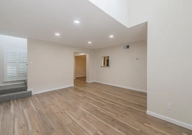 Photo 4 of Townhouse for sale at 2807 Summit View Dr, Bedford, TX 76021 | MLS# 21360953 | Listing updated on 2026-09-14