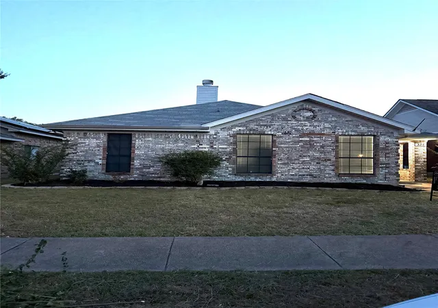 Photo 1 of Single family home for sale at 324 Conger Dr, Mesquite, TX 75149 | MLS# 21360605 | Listing updated on 2026-09-08