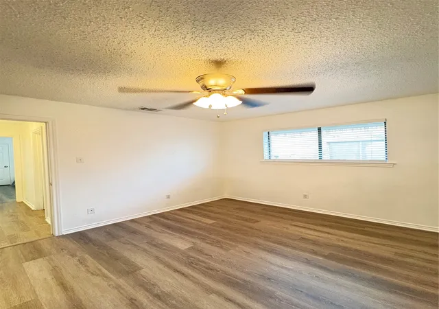 Photo 3 of Single family home for sale at 324 Conger Dr, Mesquite, TX 75149 | MLS# 21360605 | Listing updated on 2026-09-08
