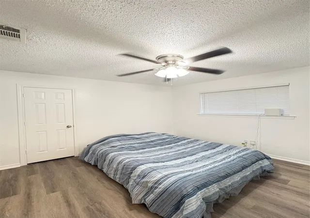 Photo 4 of Single family home for sale at 324 Conger Dr, Mesquite, TX 75149 | MLS# 21360605 | Listing updated on 2026-09-08