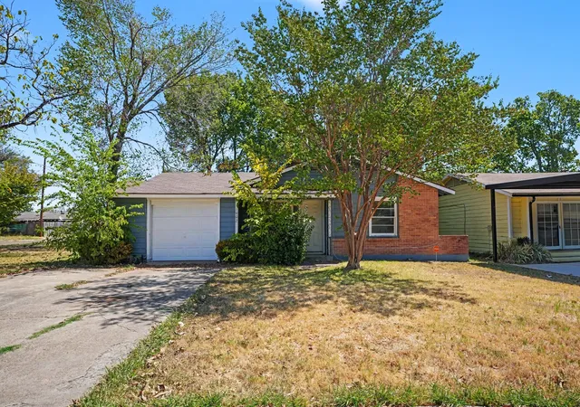Photo 1 of Single family home for sale at 1002 Pampa Dr, Mesquite, TX 75149 | MLS# 21360968 | Listing updated on 2026-09-14