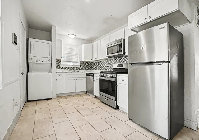 Photo 3 of Single family home for sale at 1002 Pampa Dr, Mesquite, TX 75149 | MLS# 21360968 | Listing updated on 2026-09-14