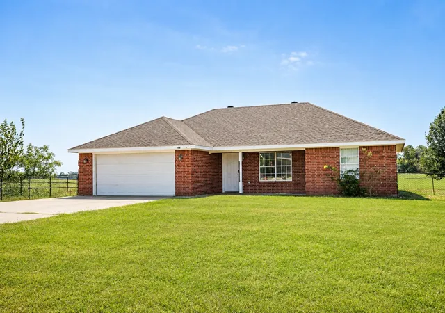 Photo 2 of Single family home for sale at 708 Daniel Ct, Collinsville, TX 76233 | MLS# 21360965 | Listing updated on 2026-09-09