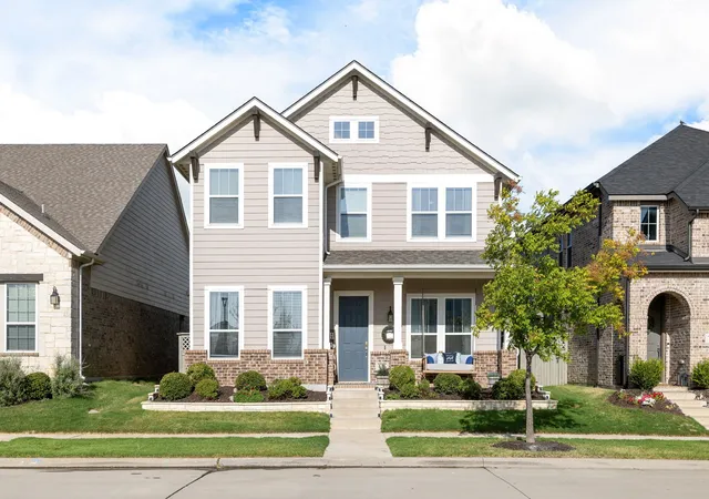 Photo 1 of Single family home for sale at 816 Pearl Pl, Justin, TX 76247 | MLS# 21358294 | Listing updated on 2026-09-14