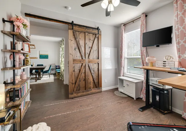 Photo 3 of Single family home for sale at 816 Pearl Pl, Justin, TX 76247 | MLS# 21358294 | Listing updated on 2026-09-14