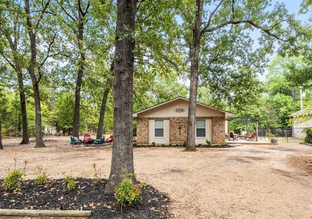 Photo 1 of Single family home for sale at 116 E Beachwood Loop, Trinidad, TX 75163 | MLS# 21359783 | Listing updated on 2026-09-10