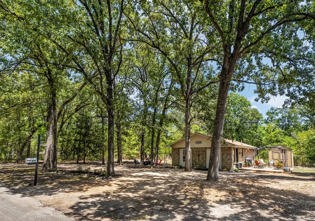 Photo 3 of Single family home for sale at 116 E Beachwood Loop, Trinidad, TX 75163 | MLS# 21359783 | Listing updated on 2026-09-10
