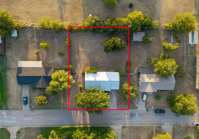 Photo 2 of Single family home for sale at 510 S Williams St, Hamilton, TX 76531 | MLS# 21360893 | Listing updated on 2026-09-28